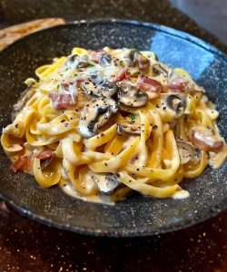 Tagliatelle Carbonara z grzybami