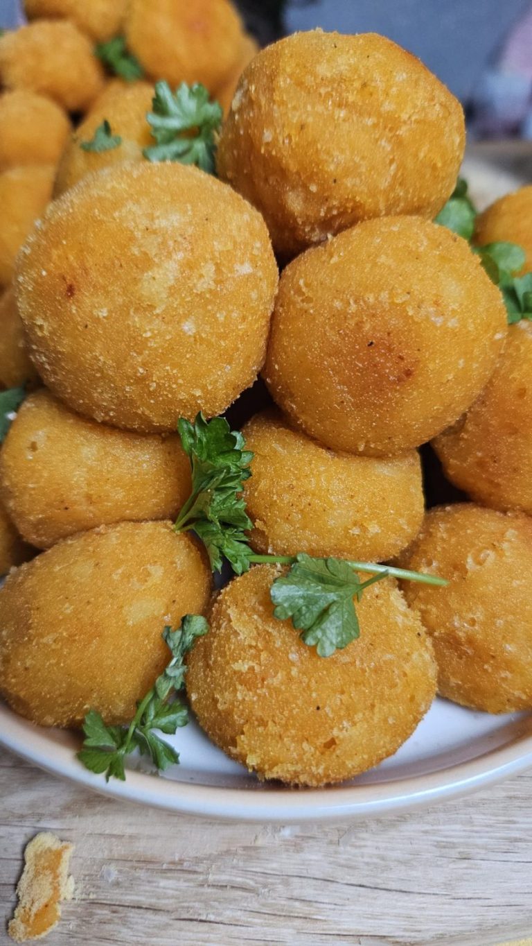 Chrupiące kulki ziemniaczane.