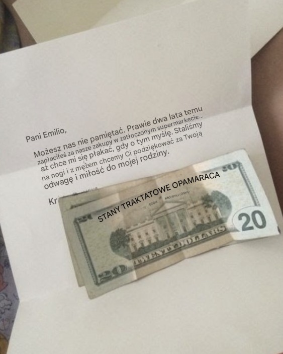 Dwa lata temu zapłaciłem za zakupy spożywcze nieznajomej osobie — a dziś dostałem to pocztą